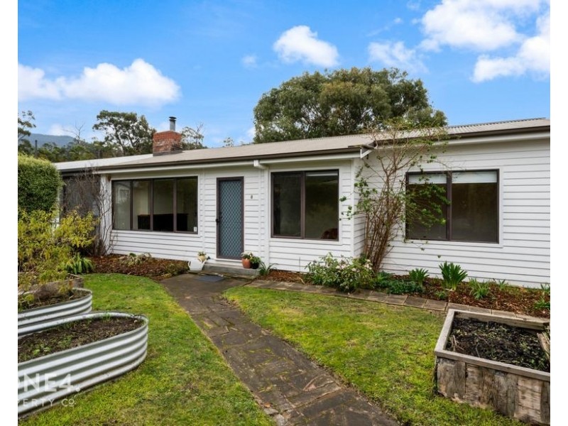 8 Karambi Street, Chigwell TAS 7011