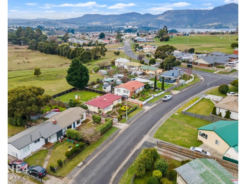 8 Karambi Street, Chigwell TAS 7011