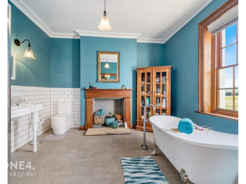 121 Main Street, Kempton TAS 7030