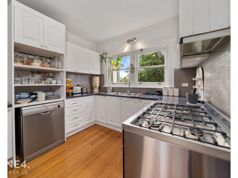 12 Walker Street, Rosetta TAS 7010
