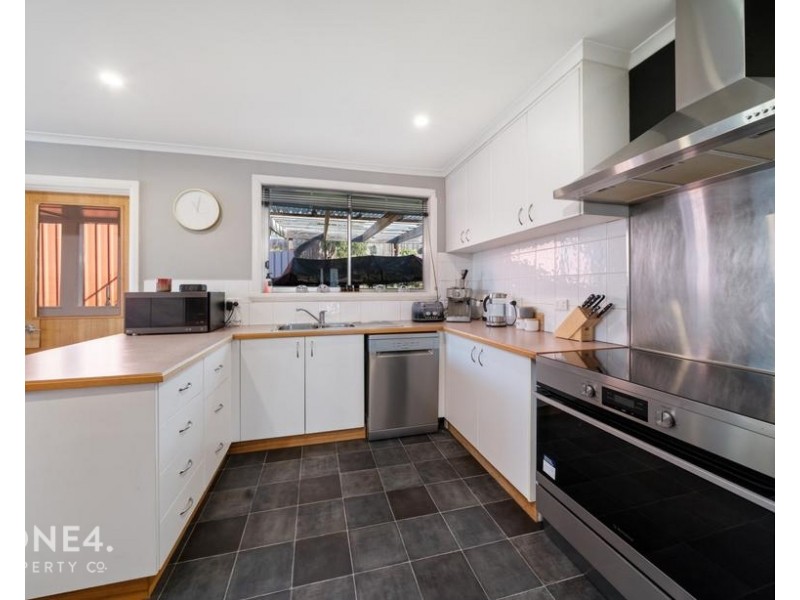 38 Sunshine Road, Austins Ferry TAS 7011