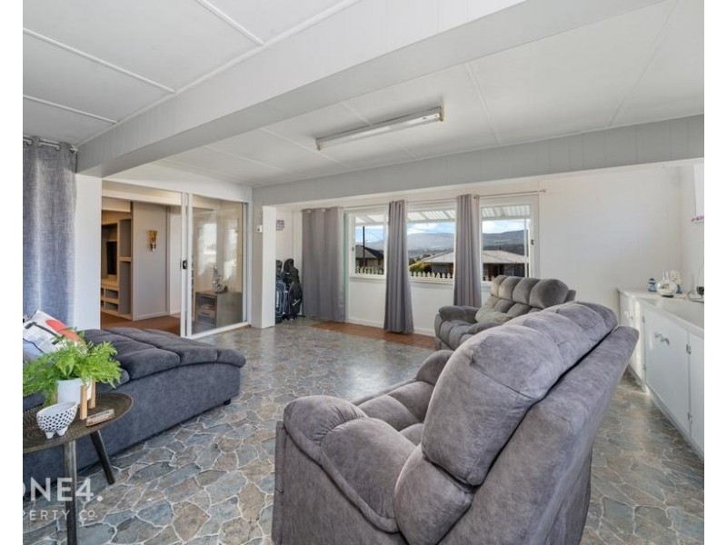 38 Sunshine Road, Austins Ferry TAS 7011