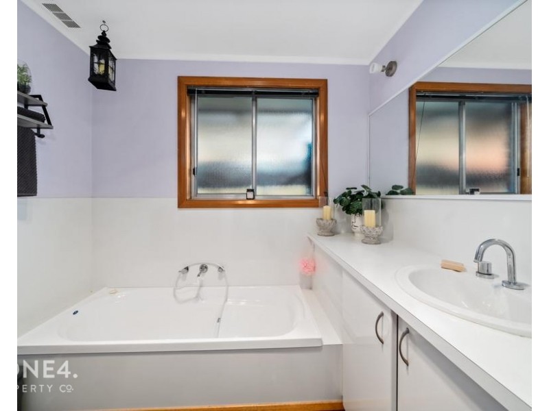 38 Sunshine Road, Austins Ferry TAS 7011