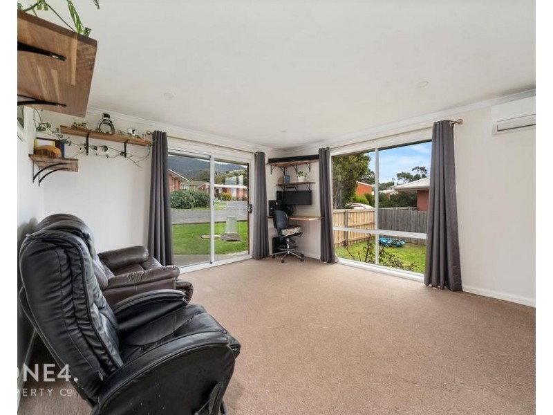 2/104 Abbotsfield Road, Claremont TAS 7011
