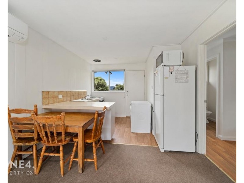 2/104 Abbotsfield Road, Claremont TAS 7011