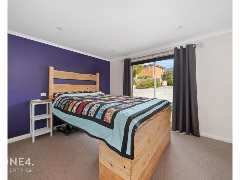 2/104 Abbotsfield Road, Claremont TAS 7011