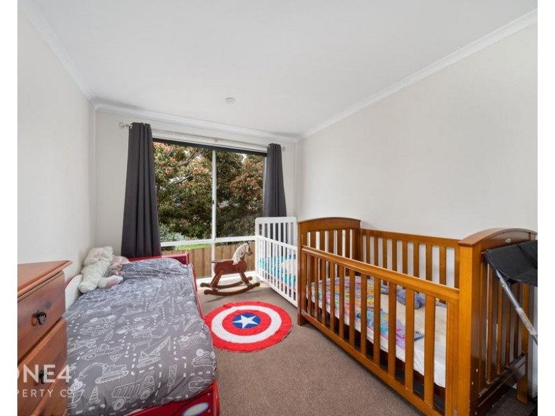 2/104 Abbotsfield Road, Claremont TAS 7011