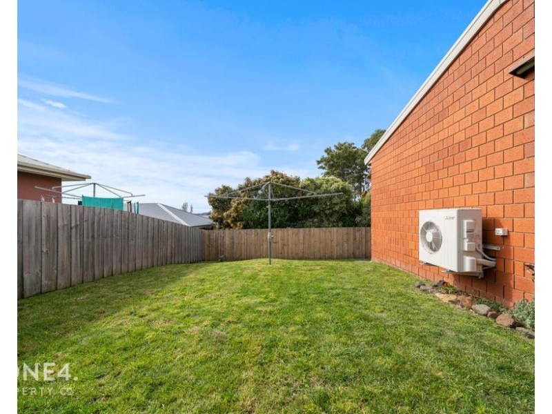 2/104 Abbotsfield Road, Claremont TAS 7011