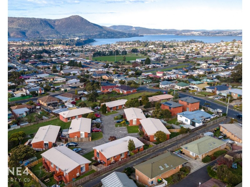 2/104 Abbotsfield Road, Claremont TAS 7011