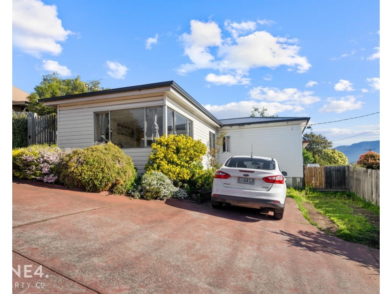 1/219 Cambridge Road, Warrane TAS 7018