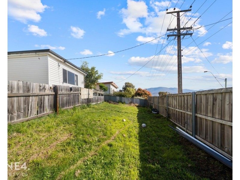 1/219 Cambridge Road, Warrane TAS 7018
