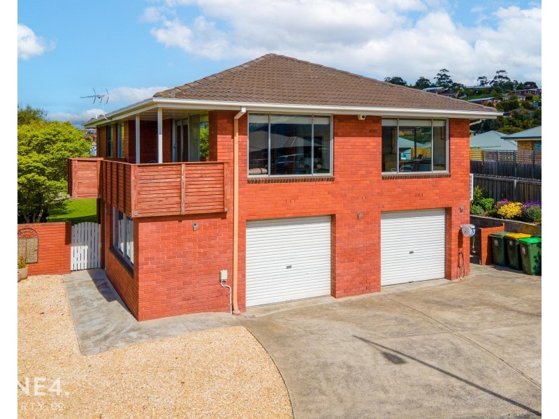 7 Brendan Crescent, Austins Ferry TAS 7011