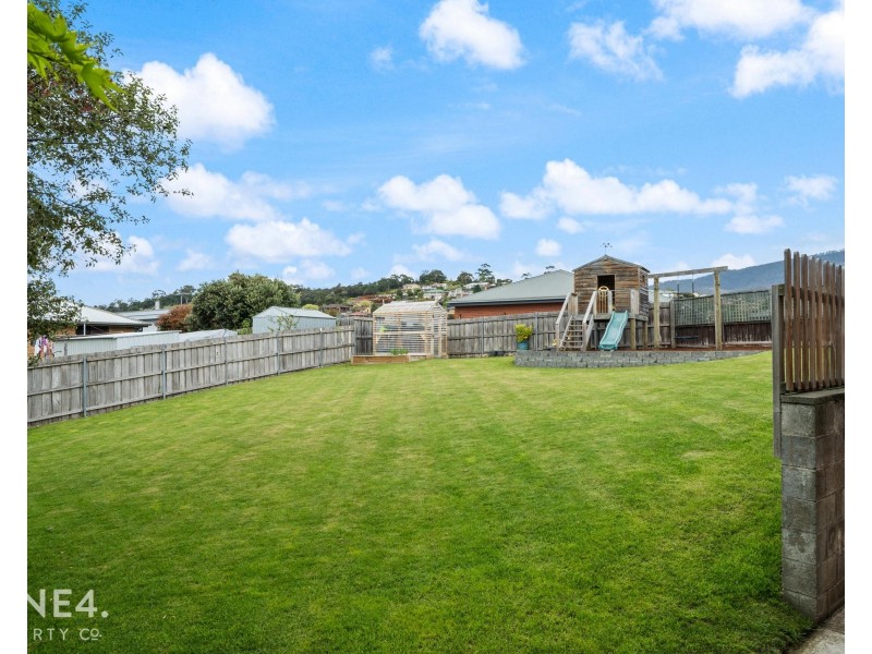 7 Brendan Crescent, Austins Ferry TAS 7011