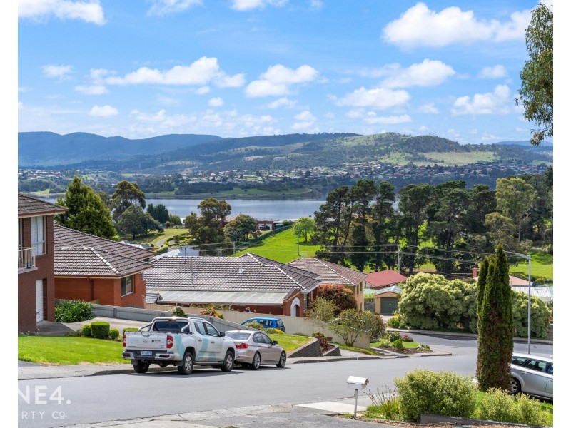 7 Brendan Crescent, Austins Ferry TAS 7011