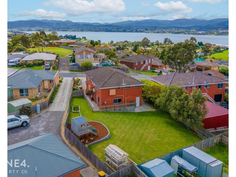 7 Brendan Crescent, Austins Ferry TAS 7011