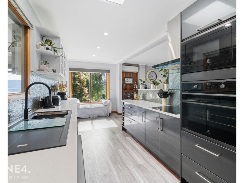 27 Kinarra Crescent, Chigwell TAS 7011