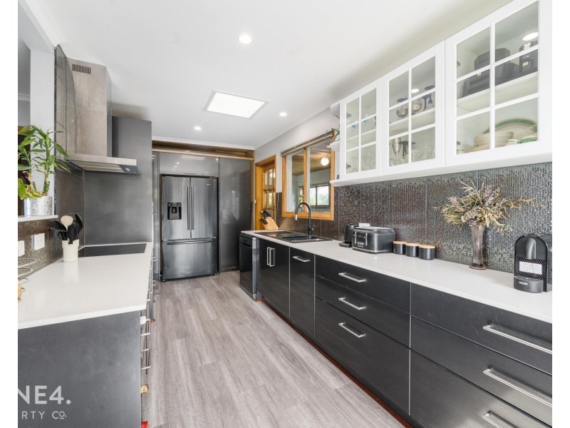 27 Kinarra Crescent, Chigwell TAS 7011