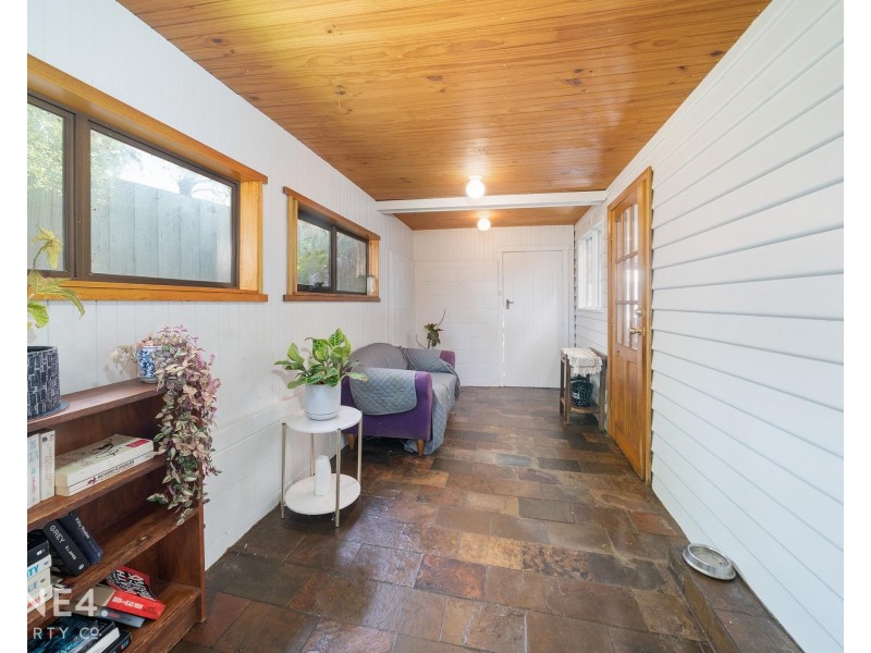 27 Kinarra Crescent, Chigwell TAS 7011