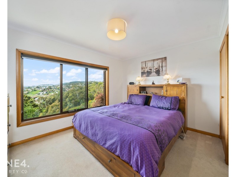27 Kinarra Crescent, Chigwell TAS 7011