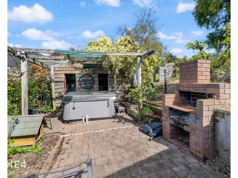 27 Kinarra Crescent, Chigwell TAS 7011