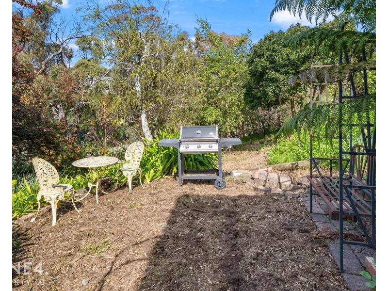 27 Kinarra Crescent, Chigwell TAS 7011