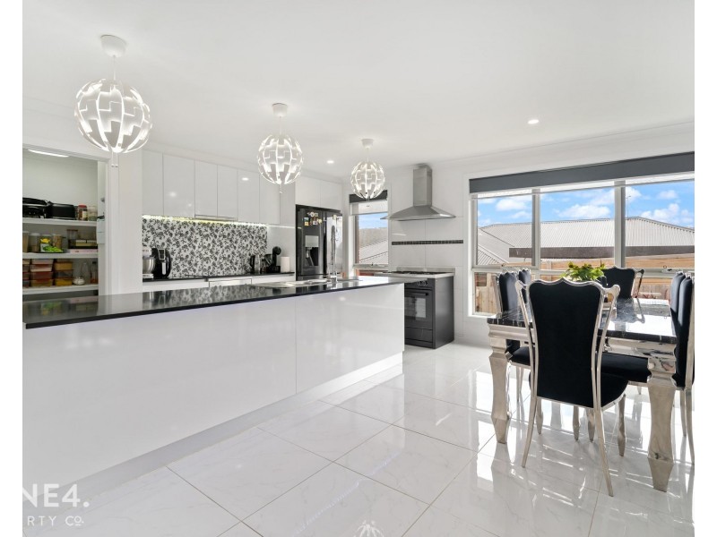 18 Ernest Road, Rokeby TAS 7019