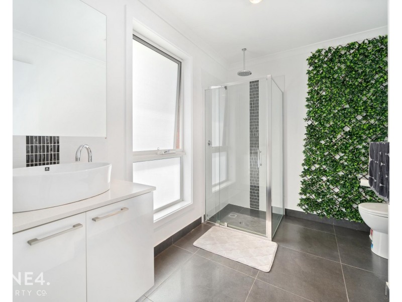 18 Ernest Road, Rokeby TAS 7019