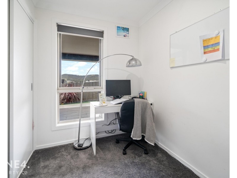 18 Ernest Road, Rokeby TAS 7019