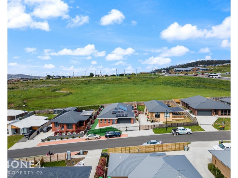 18 Ernest Road, Rokeby TAS 7019