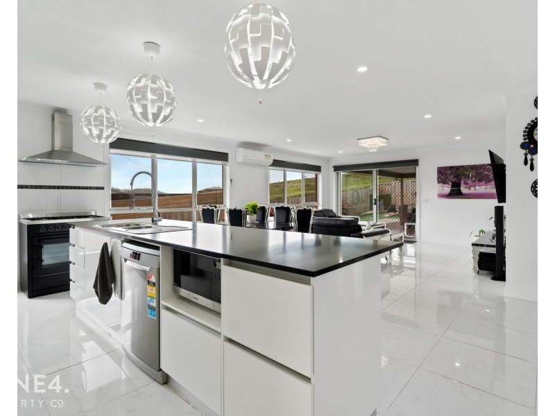 18 Ernest Road, Rokeby TAS 7019
