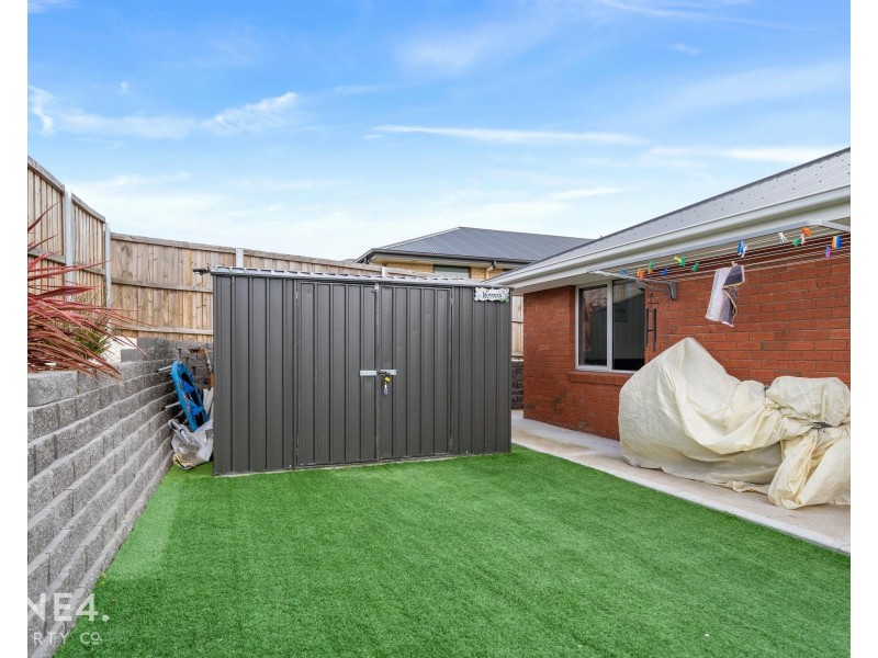18 Ernest Road, Rokeby TAS 7019