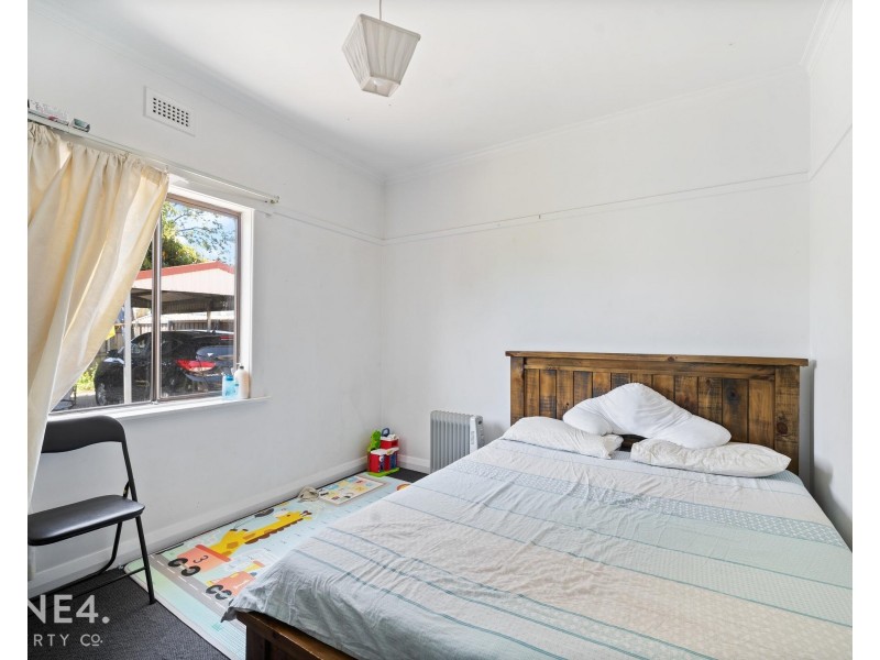 5 Somerton Crescent, Derwent Park TAS 7009