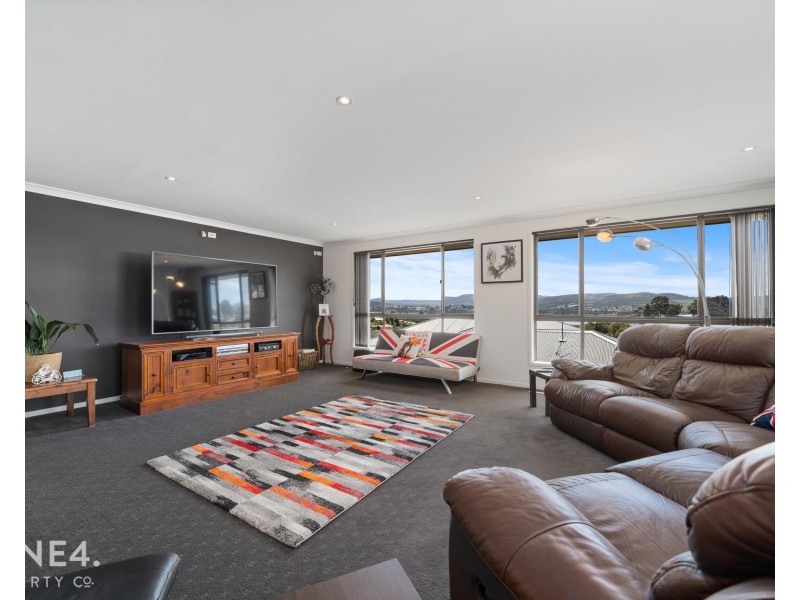 12 Navigators Rise, Granton TAS 7030