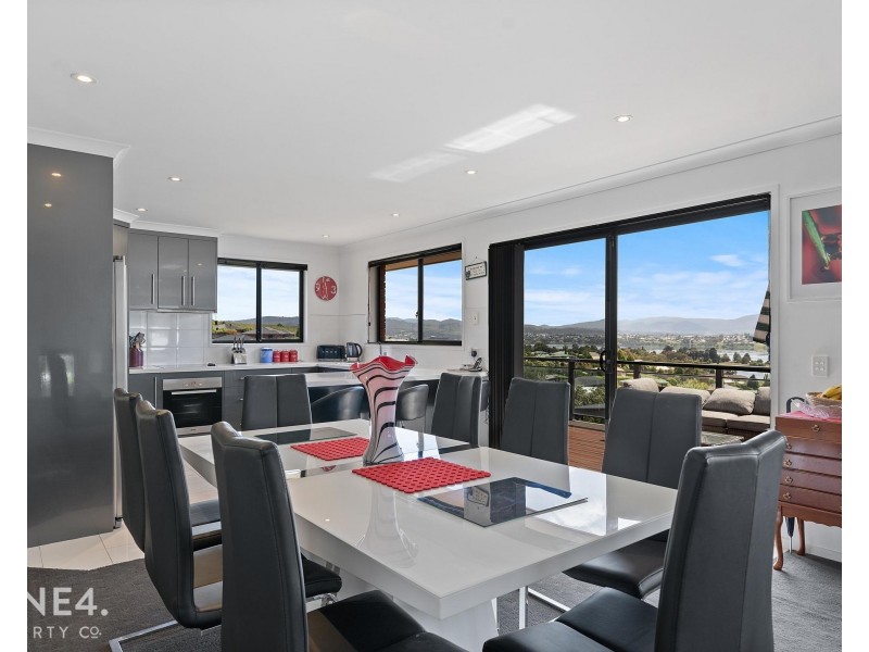 12 Navigators Rise, Granton TAS 7030