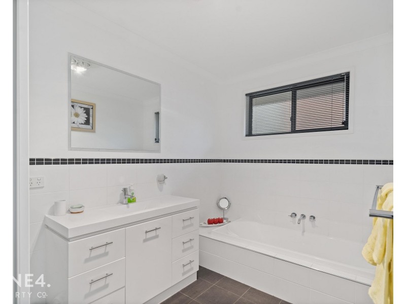 12 Navigators Rise, Granton TAS 7030