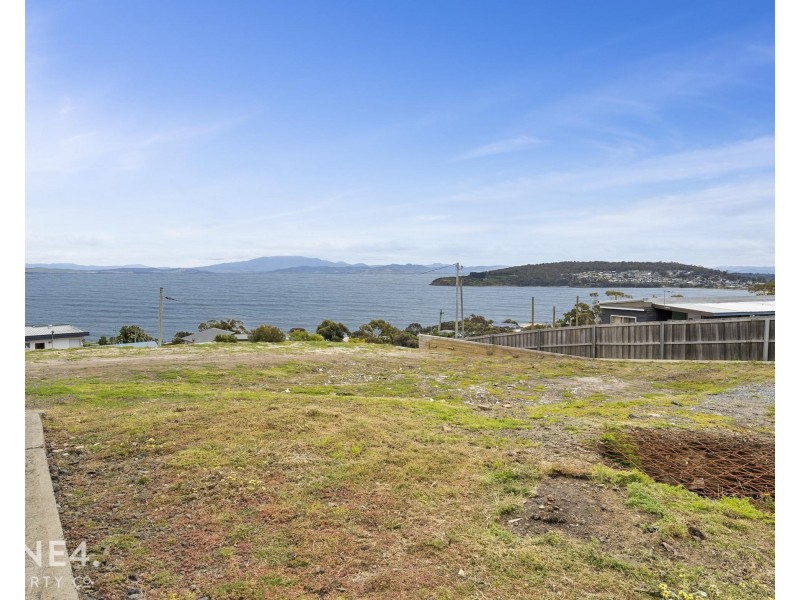 10 Ash Street, Primrose Sands TAS 7173