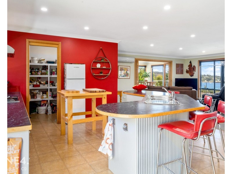 29 Lagoon Road, White Beach TAS 7184