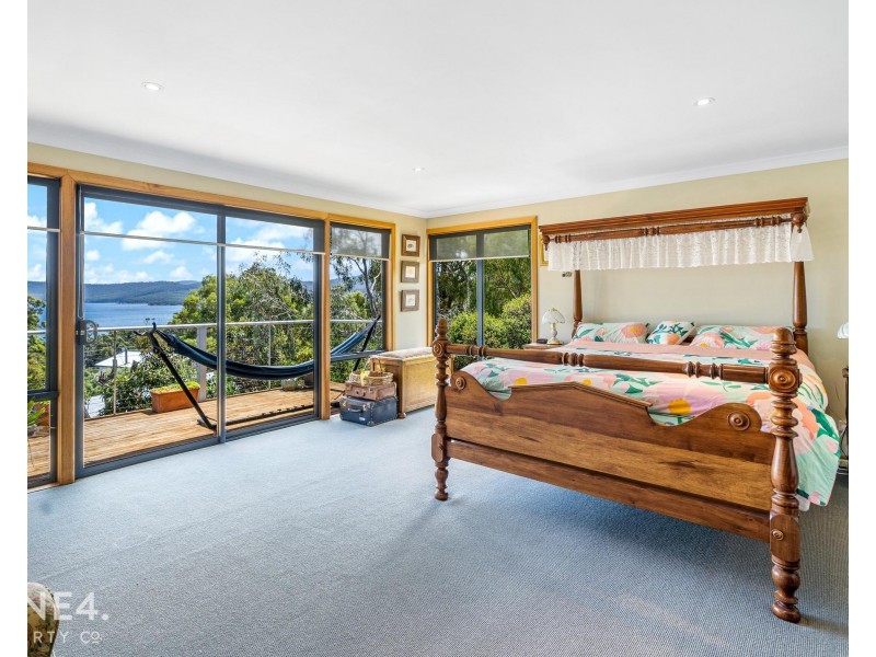 29 Lagoon Road, White Beach TAS 7184