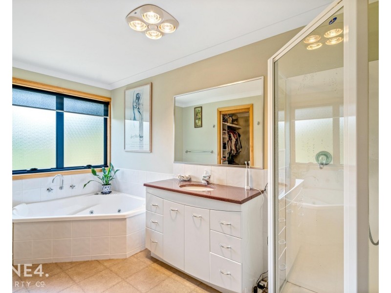 29 Lagoon Road, White Beach TAS 7184