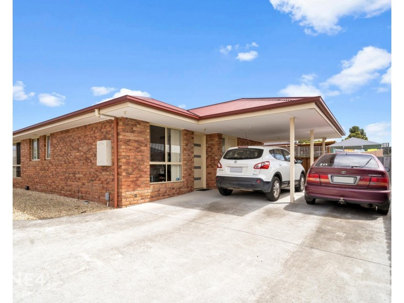 2/11 Lucas Place, Brighton TAS 7030