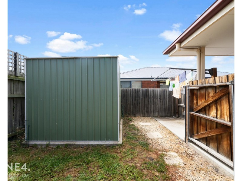2/11 Lucas Place, Brighton TAS 7030