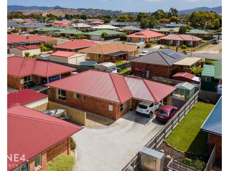 2/11 Lucas Place, Brighton TAS 7030