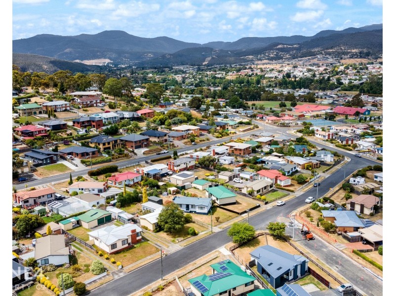 12 Murdoch Avenue, New Norfolk TAS 7140