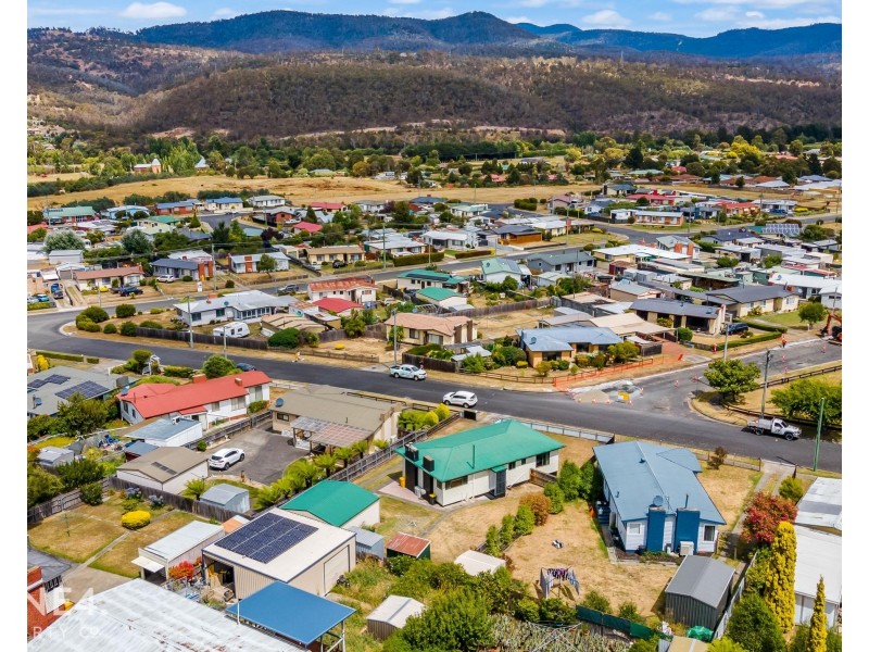 12 Murdoch Avenue, New Norfolk TAS 7140