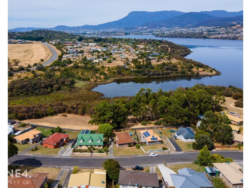 35 Calvert Crescent, Herdsmans Cove TAS 7030