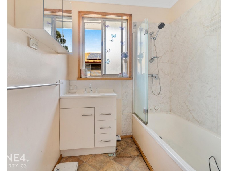 35 Calvert Crescent, Herdsmans Cove TAS 7030