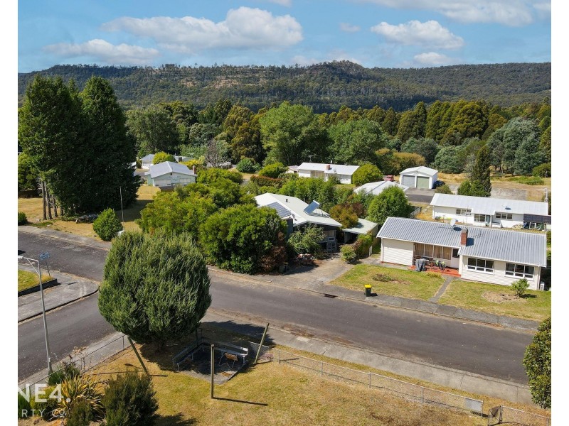 9 Third Street, Wayatinah TAS 7140