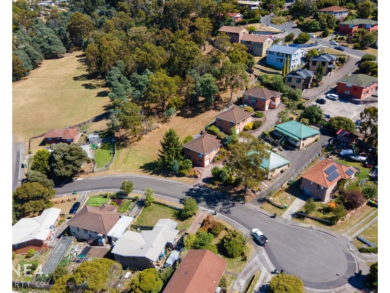 1/6 Yaizu Court, Lenah Valley TAS 7008