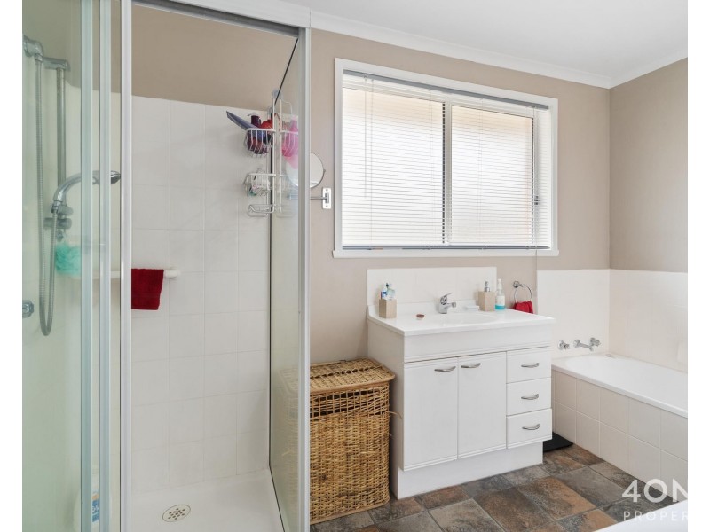 1/133 Pitcairn Street, Montrose TAS 7010