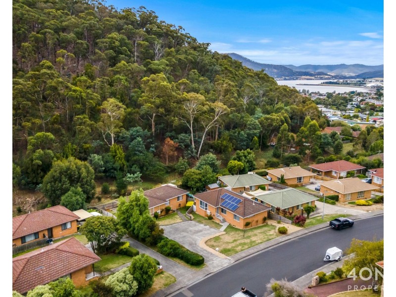 1/133 Pitcairn Street, Montrose TAS 7010